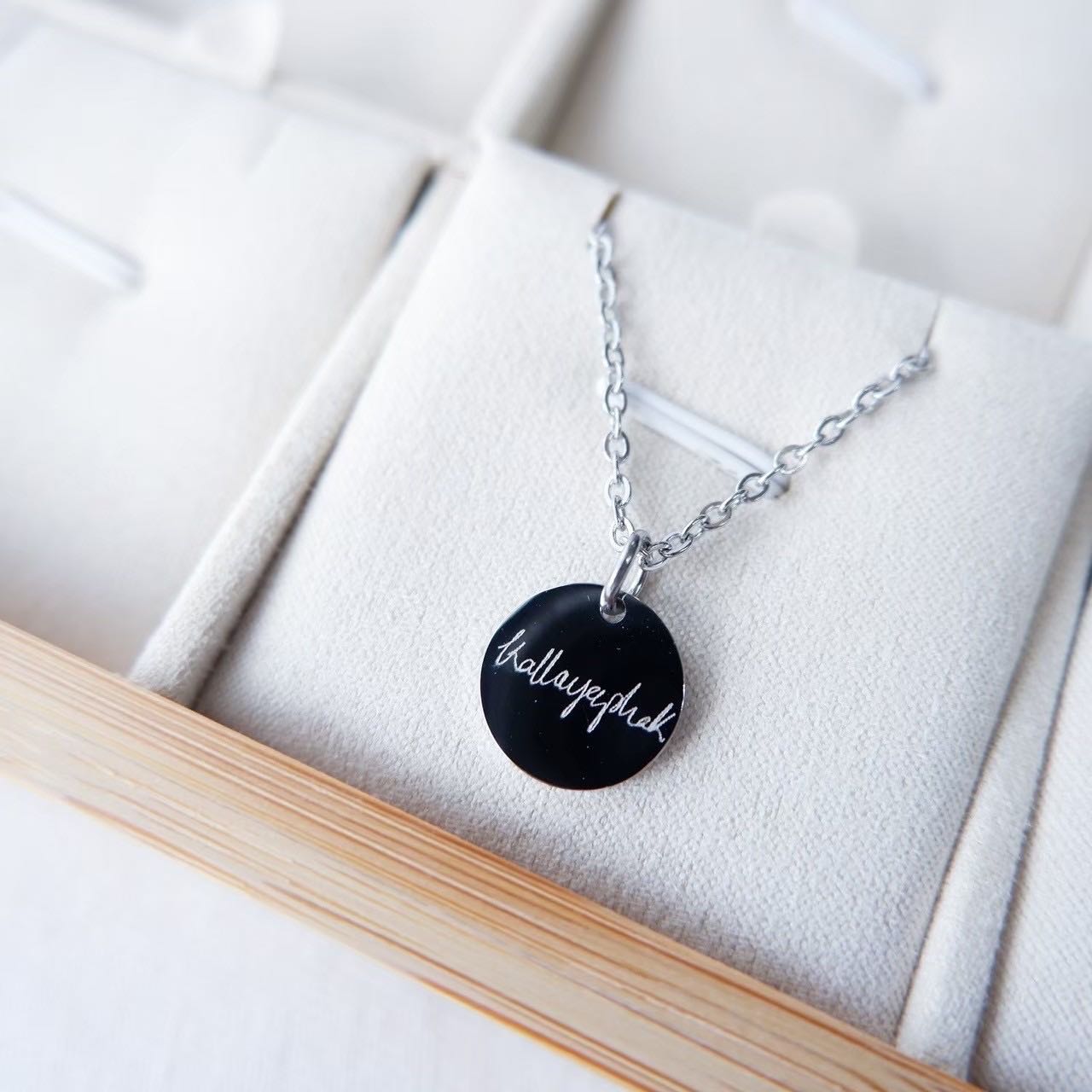 12april : Nara Necklace สร้อยคอสแตนลสจี้กลม