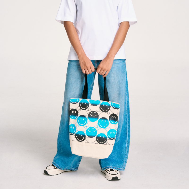 WARRIX กระเป๋า Smiley World Collection Tote Bag