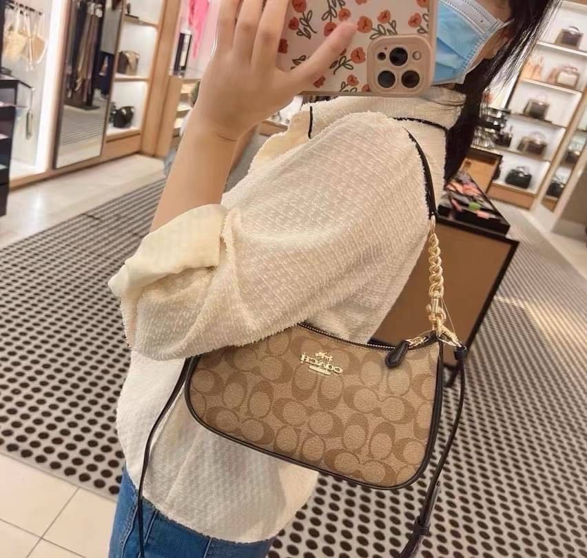 กระเป๋าหนังทั้งใบเคลือบซิกเนเจอร์และหนังเรียบ COACH CA548 สีน้ำตาลขอบดำ