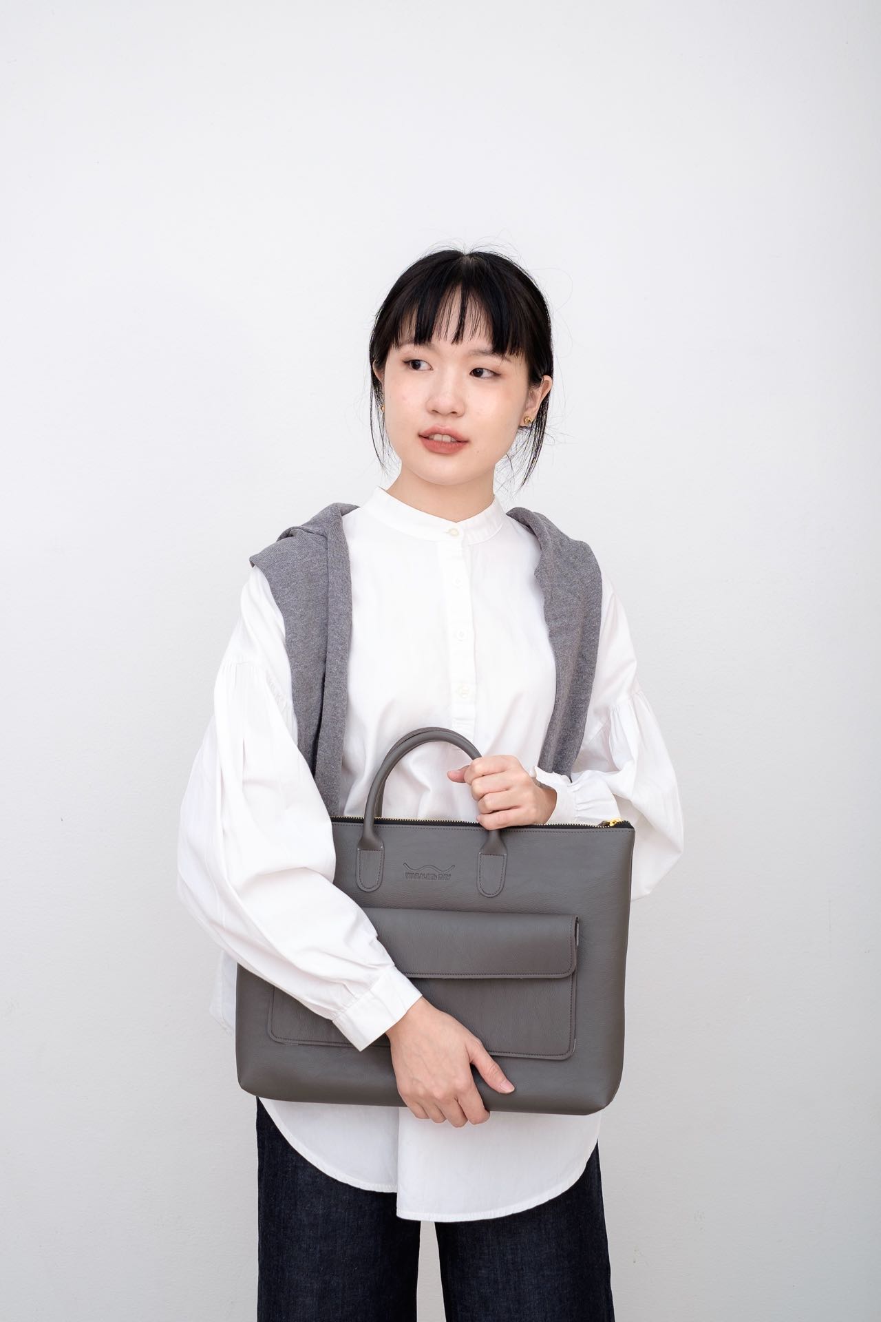 Waralee's Day กระเป๋าถือหนังเทียม หูสั้นทรงเหลี่ยมแบน มีซิป Smart Laptop สีเทา