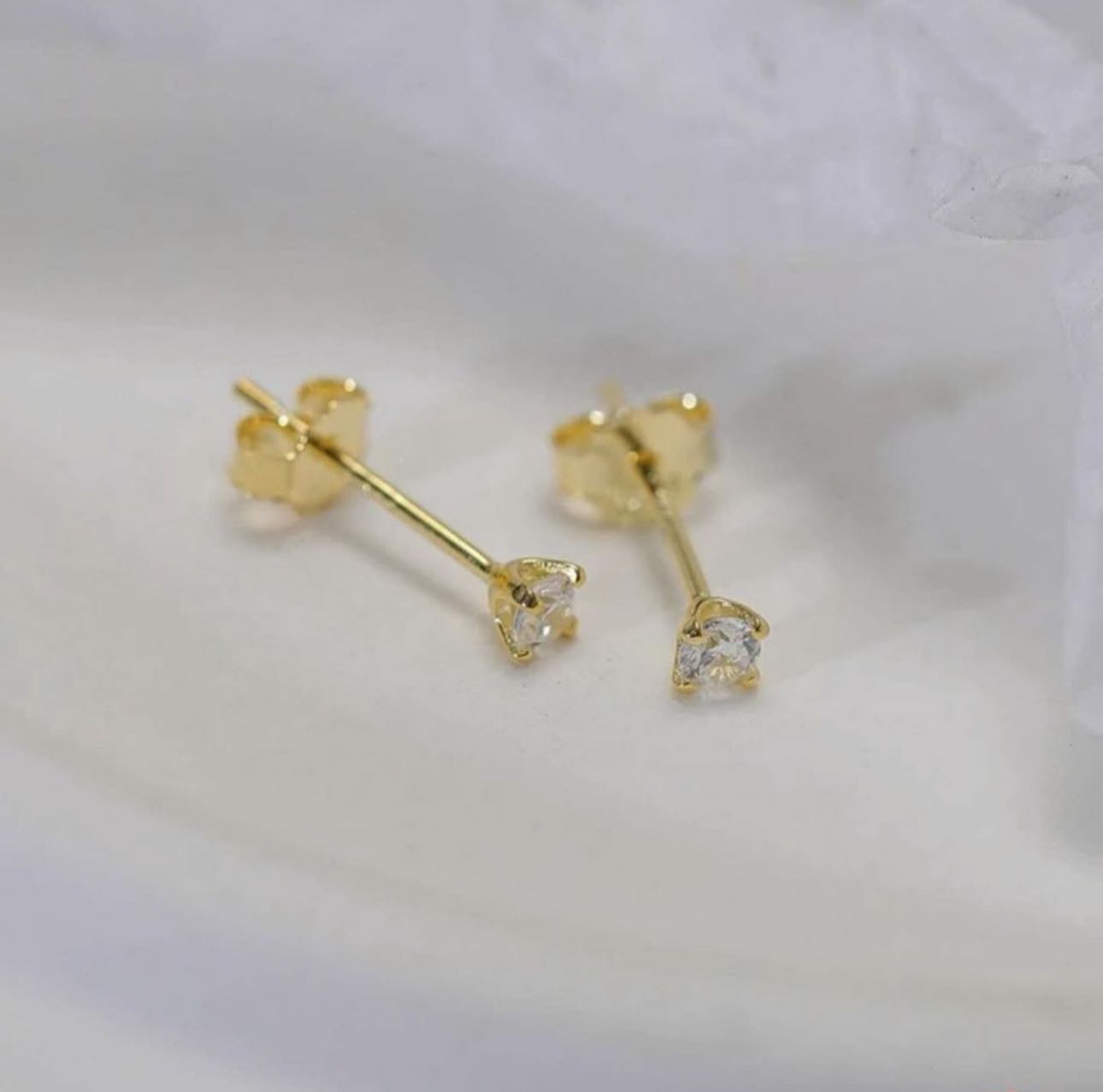  925 sterling silver “mini diamond earrings“ (ต่างหูเงินแท้)