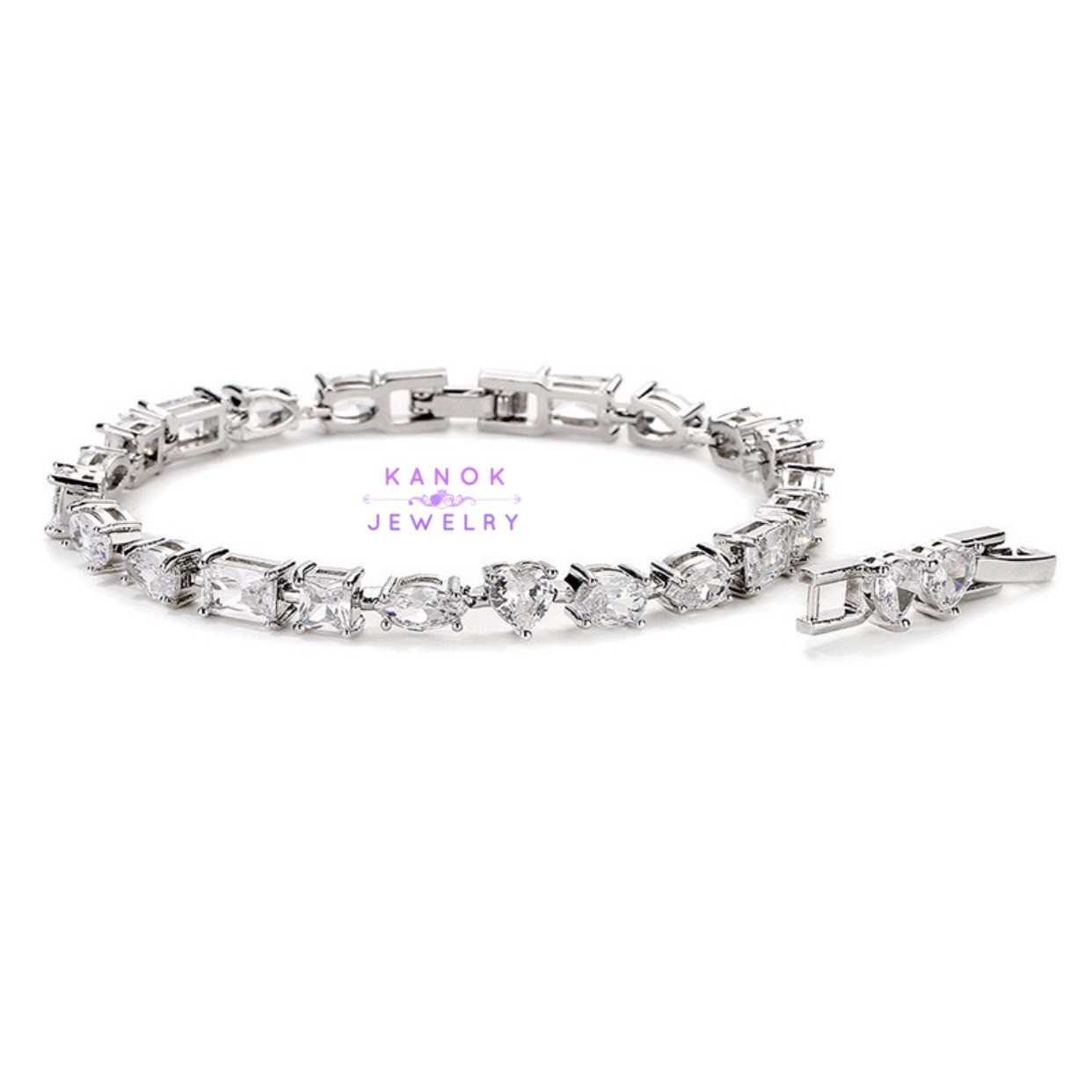 Kanok Jewelry /สร้อยข้อมือประดับเพชรสังเคราะห์ CZ  / จัดส่งฟรี EMS /B038