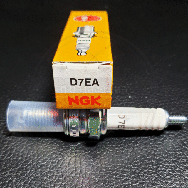 หัวเทียน D7EA (NGK)