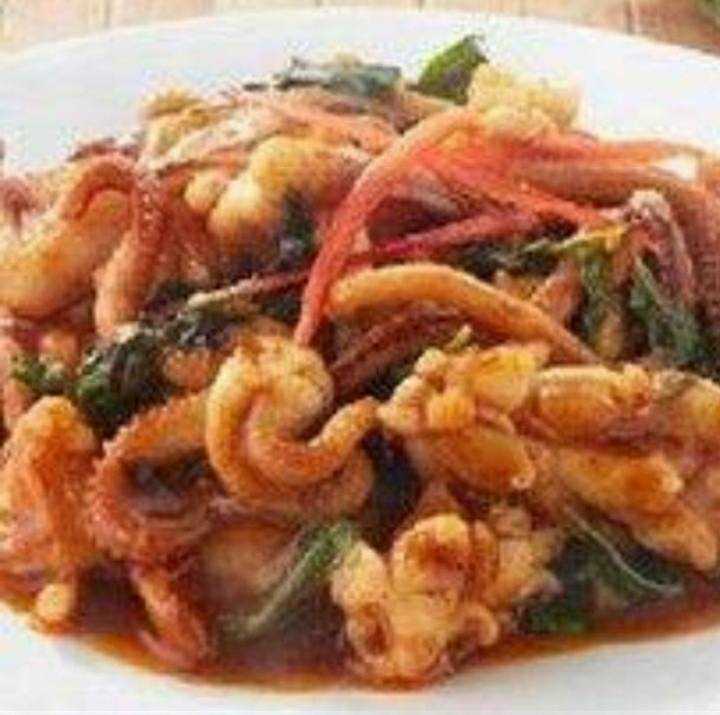 ปลาหมีกผัดพริกเผา Squids stir fry with sweet Chili Paste Sauce