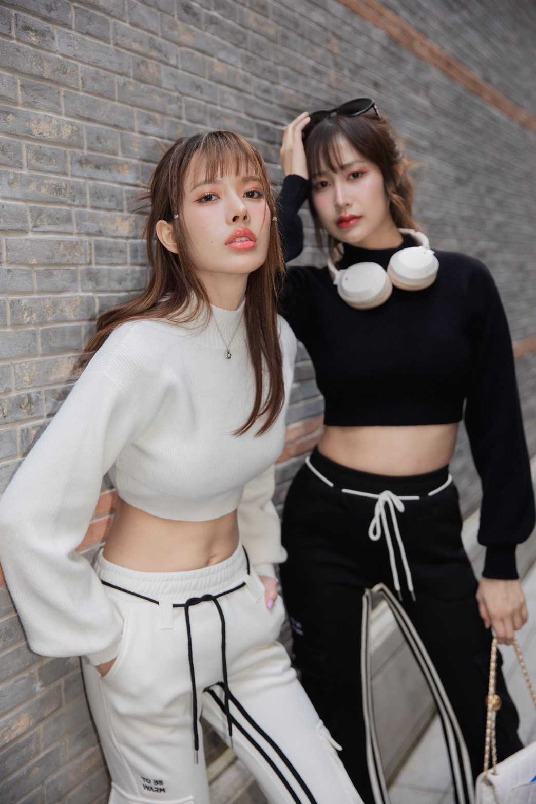 KNS21 Luca Crop Top Sweater เสื้อไหมพรมทรงครอป