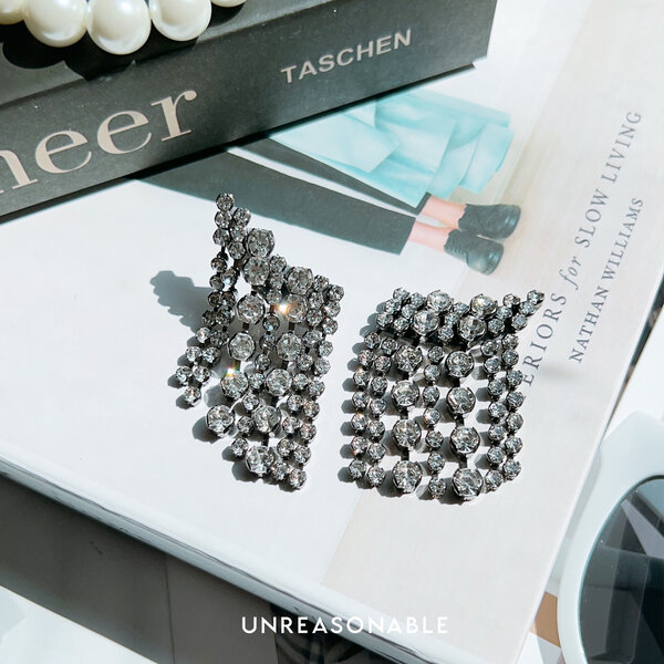 Crystal Chandelier Earrings ต่างหูคลิป ต่างหูก้านเงินแท้ น้ำหนักเบา UA0699-01 Unreasonable Access...