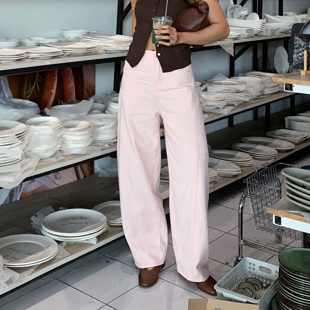 Pastel pink balloon jeans