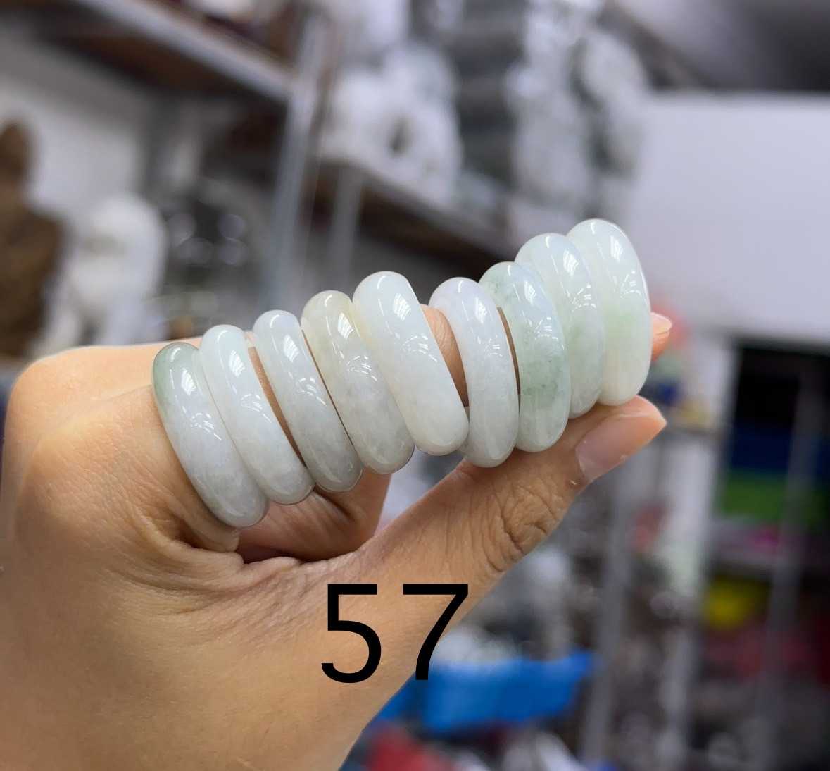 แหวนหยกเจไดต์หน้าเล็ก เนื้อสวยมาก ไซส์ 57-60 สวมใส่เพื่อดึงดูดความมั่งคั่งและโชคดี