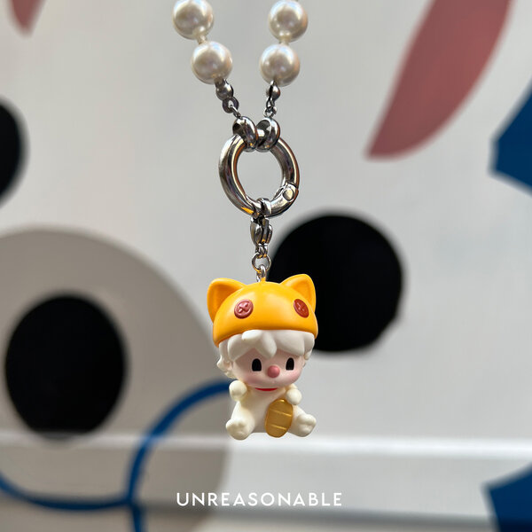 สร้อยคอมุกแก้วสลับหินสีเหลืองอ่อน 8 mm. Sweet Bean (Gold) POP BEAN Popmart น้องจมูกถั่ว UA1005-02...