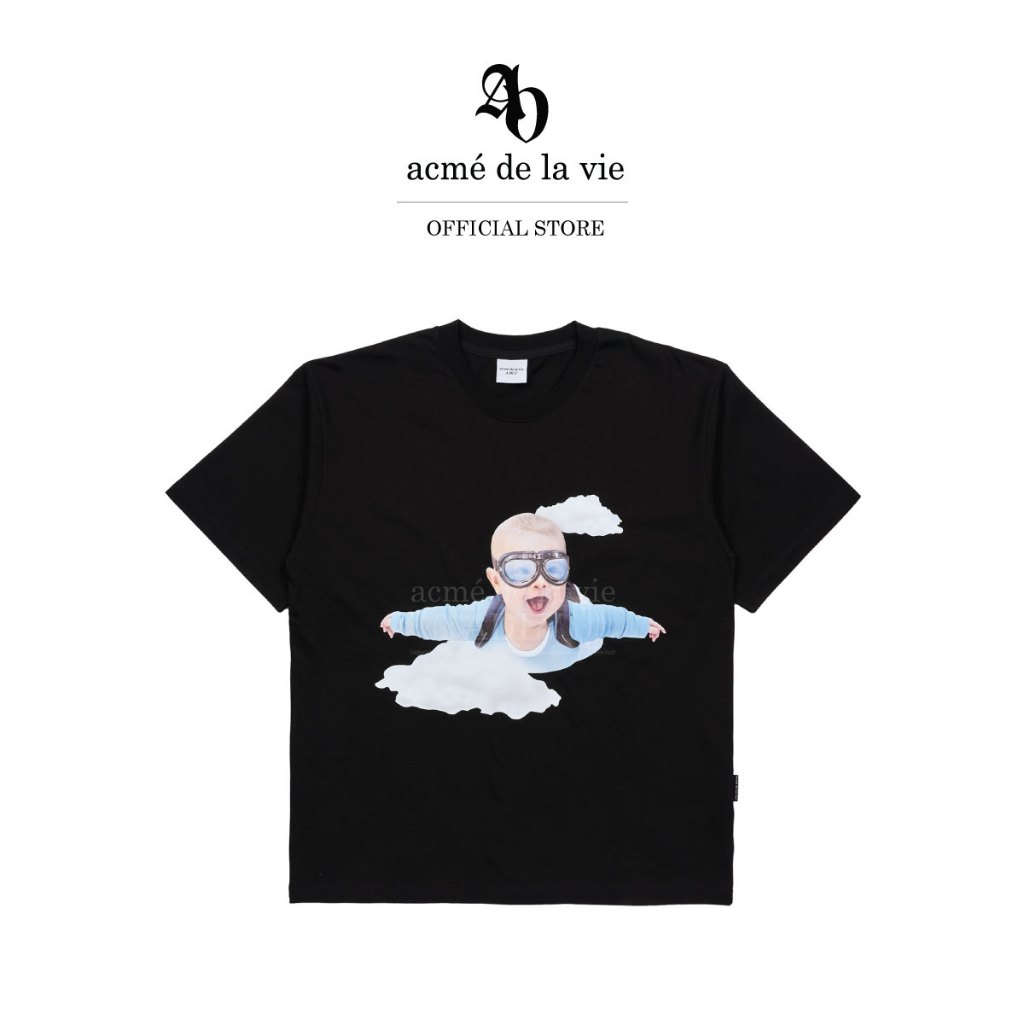 ADLV [acme de la vie] เสื้อยืด Oversize รุ่น Baby Face Skydiving Short Sleeve T-Shirt Black