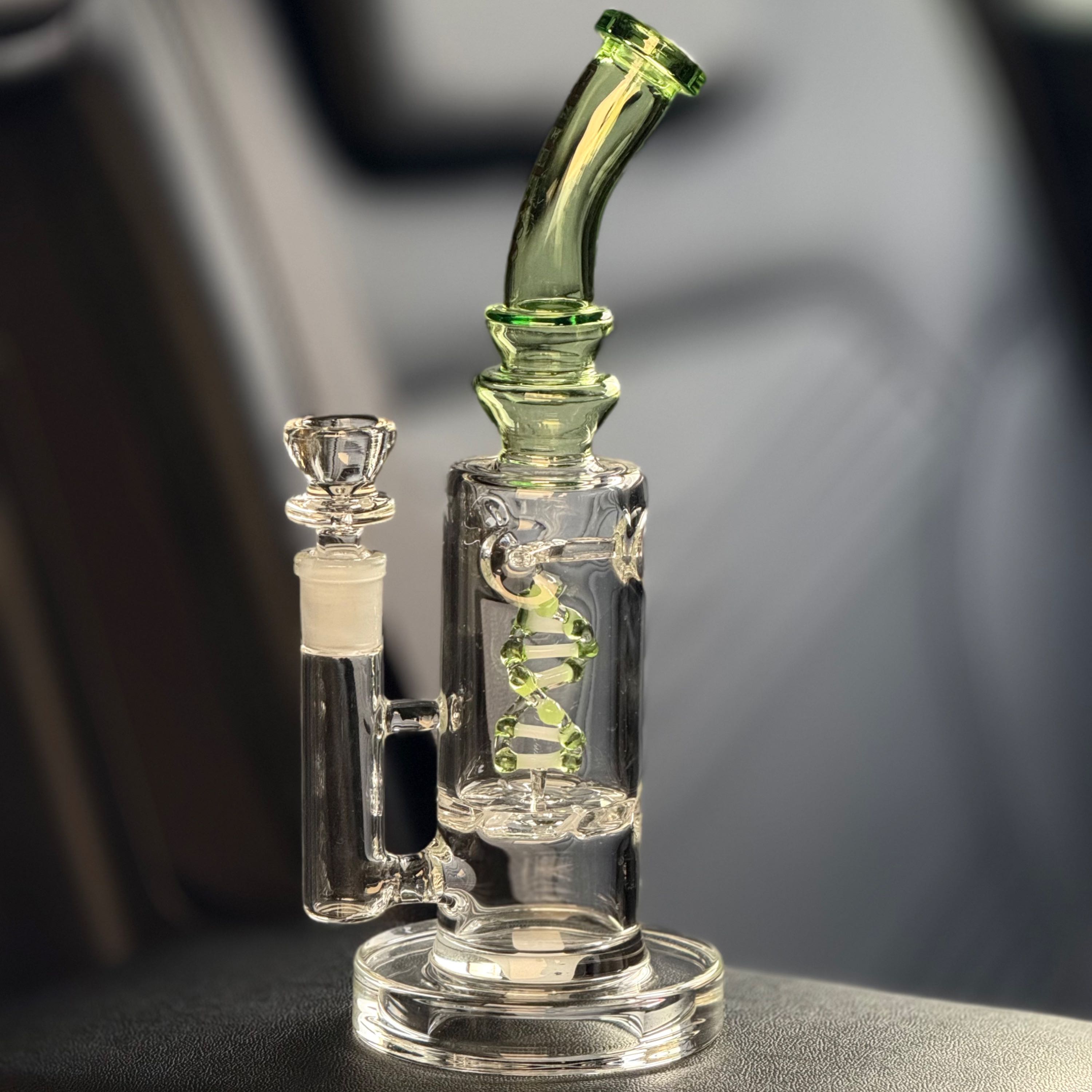 Gili Glass Rotatable DNA Rig w/ Pressing Crystal Thick Base Glass  l 25 cm