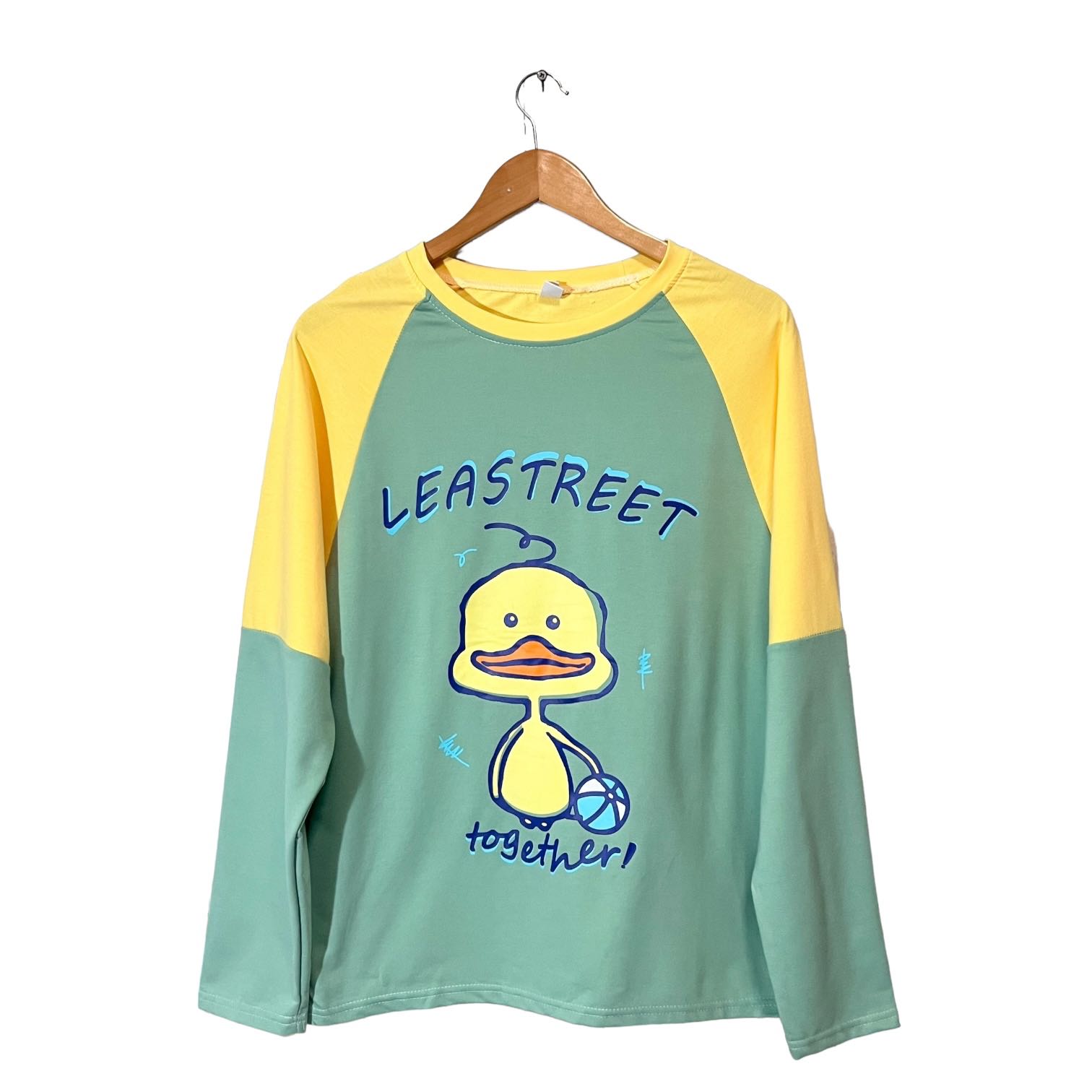 เสื้อแขนยาวลายเป็ด