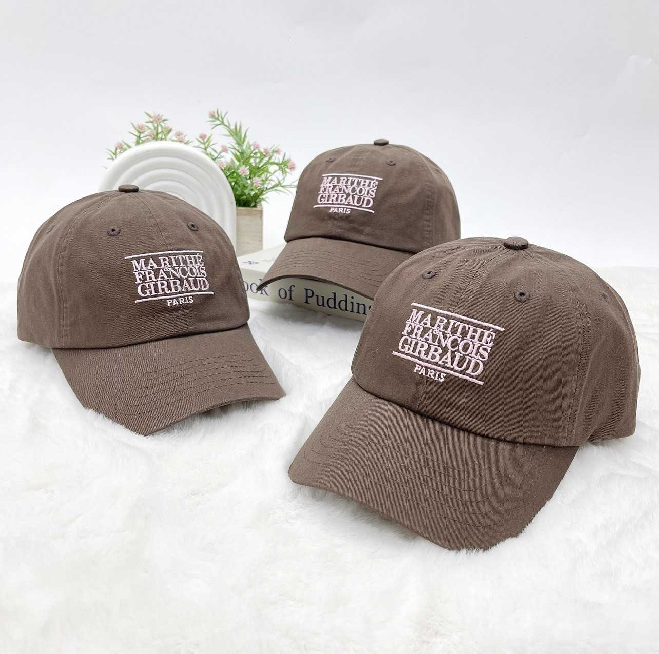 Marithe Classic Cap (Brown)
