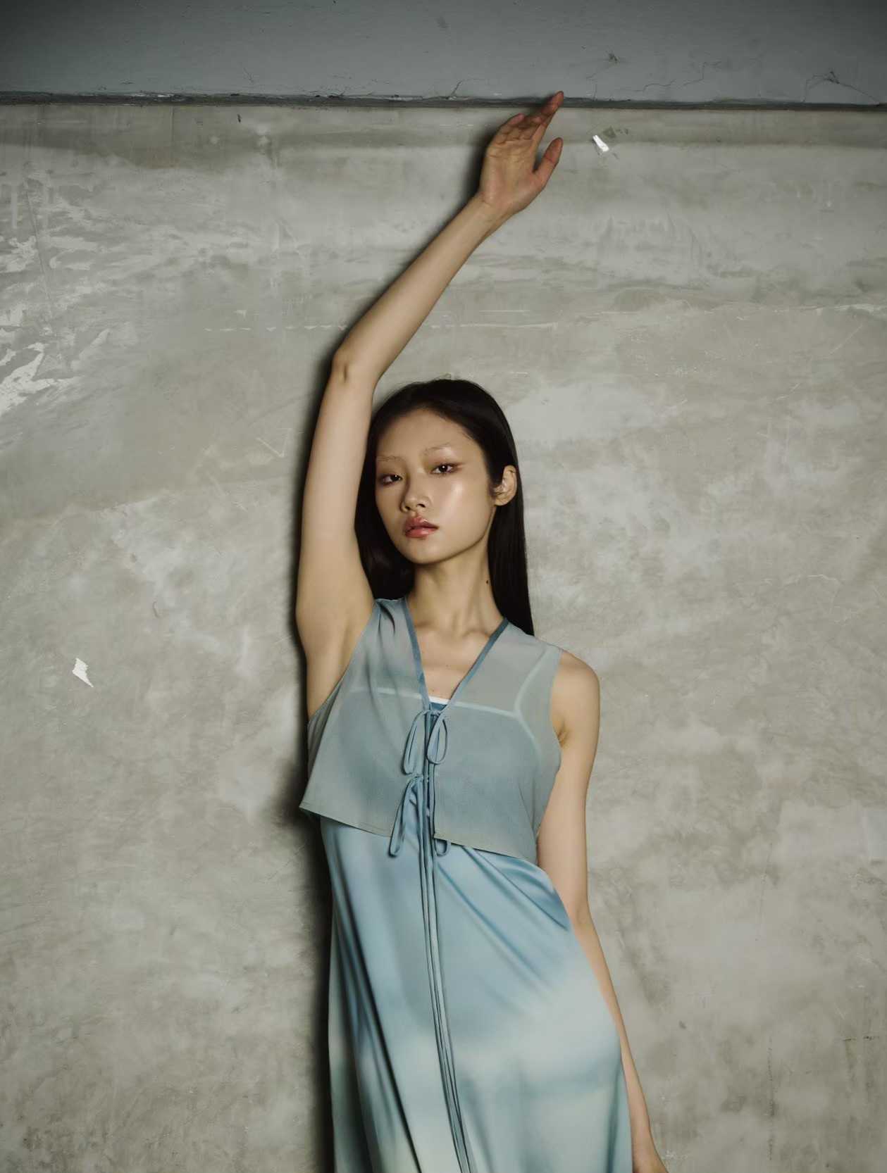 LA JOIE SLEEVELESS TOP IRIDESCENT