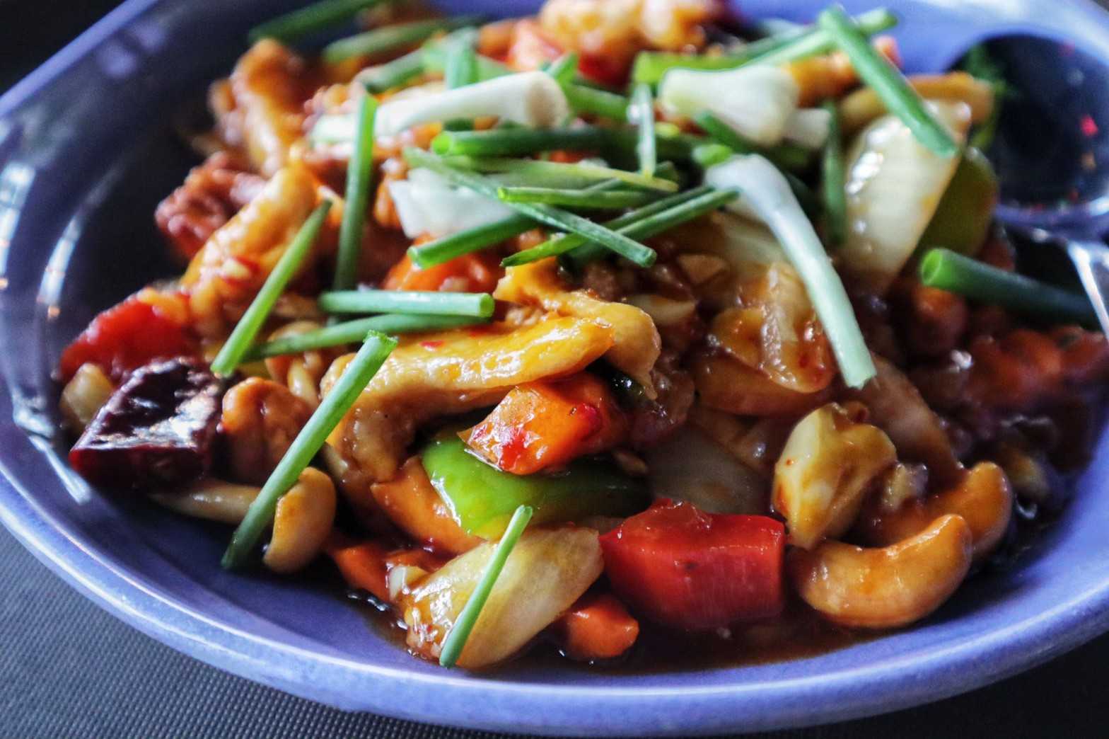 ไก่ผัดเม็ดมะม่วงหิมพานต์