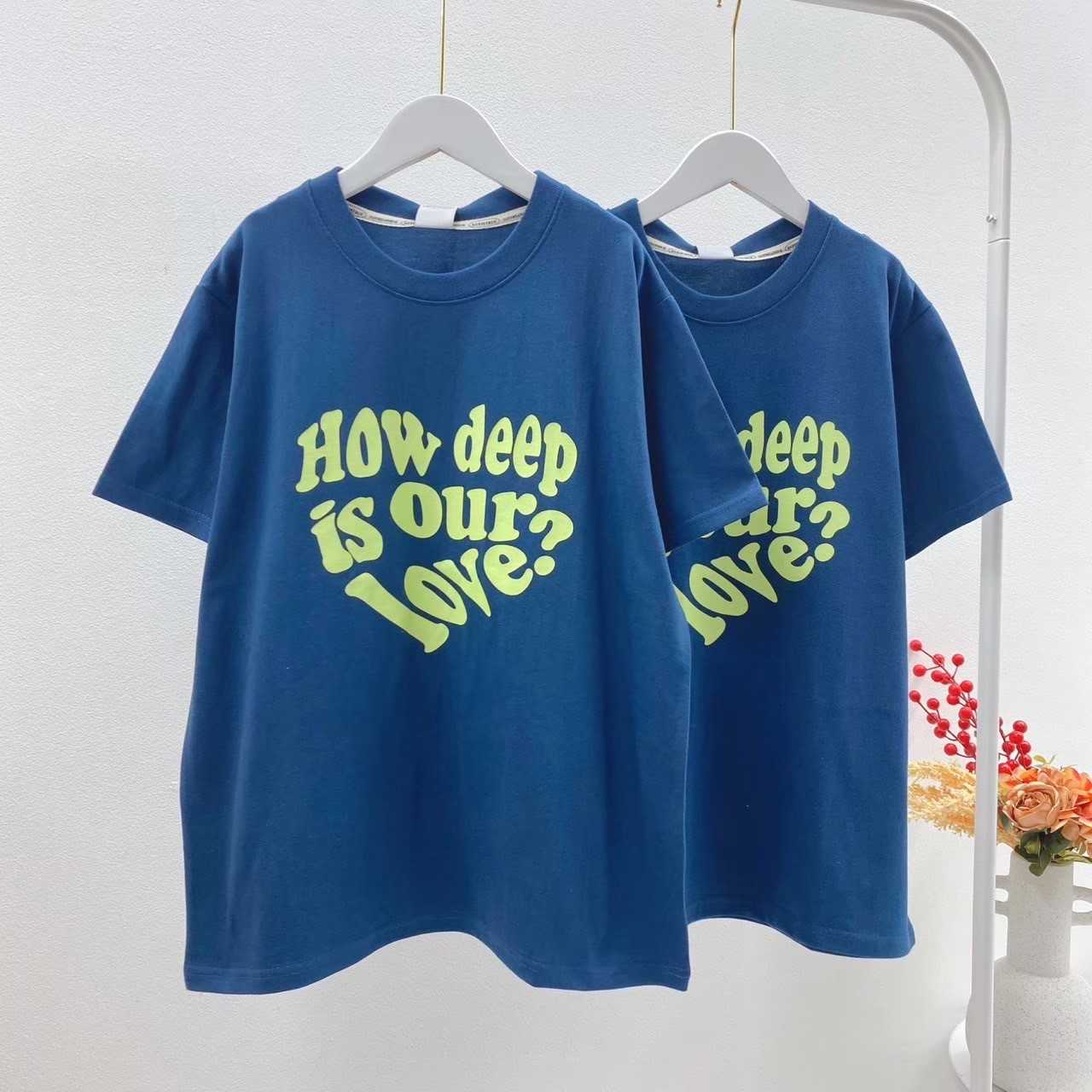 LUV IS TRUE T SHIRT (NAVY/GREEN)