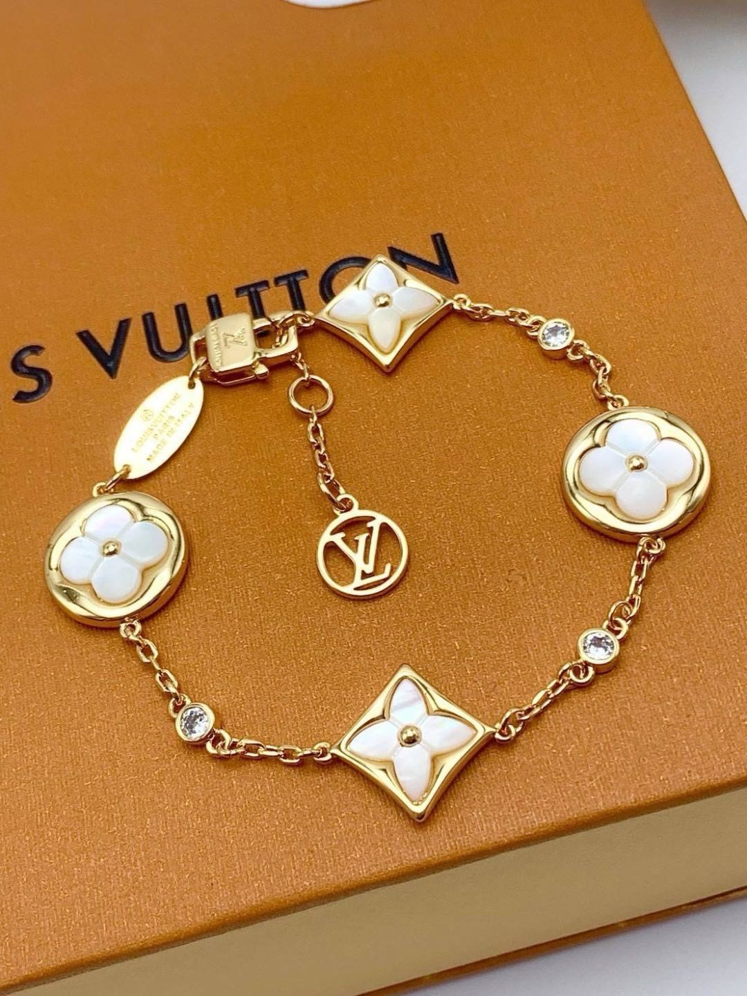 (B037/B038)ข้อมือ และ สร้อย lv งานสุดแล้วค่า หาไม่ได้มากกว่านี้แล้ว😍🔥