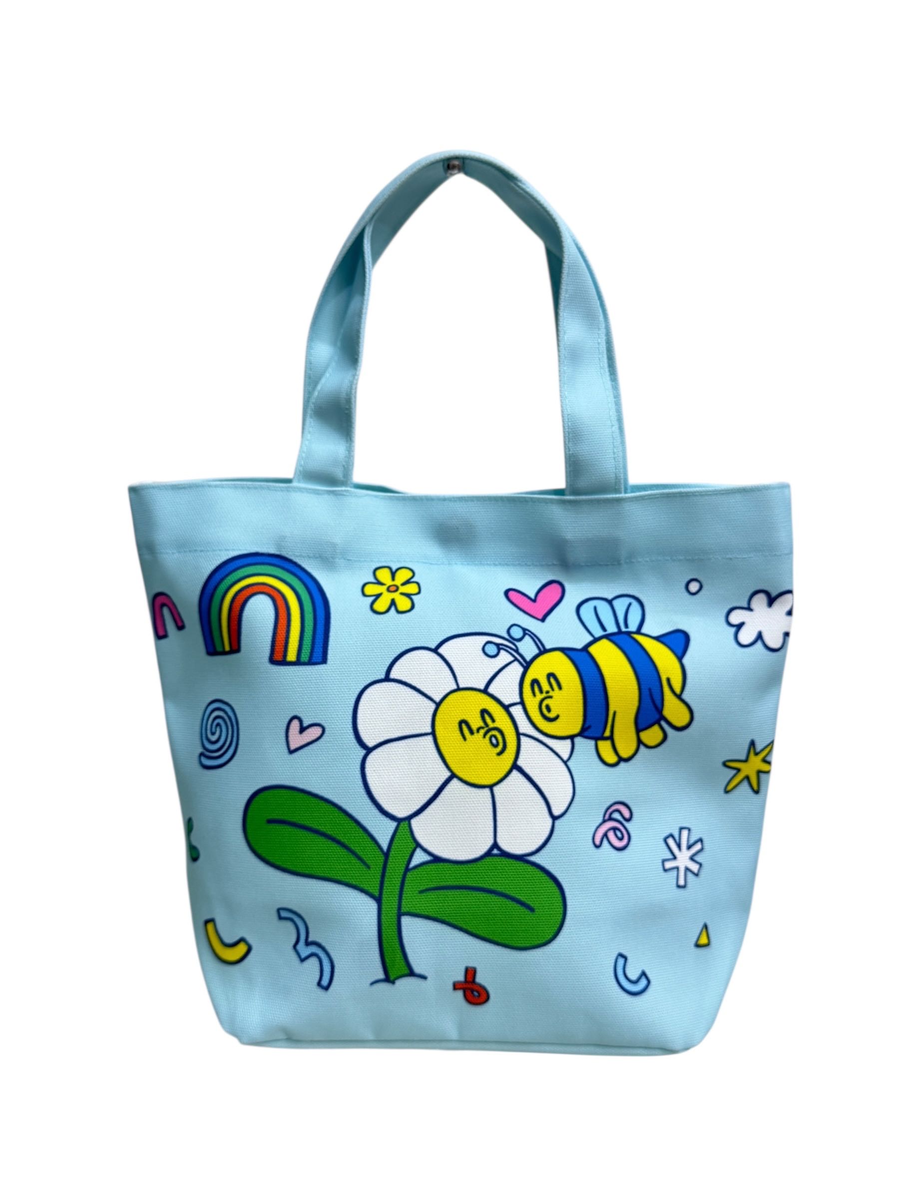 กระเป๋าถือผ้าแคนวาส ลาย Fluffy Omelet  ประเภท กระเป๋าถือ วัสดุ ผ้าแคนวาส น้ำหนัก 0.102 kg ขนาด 23.5 