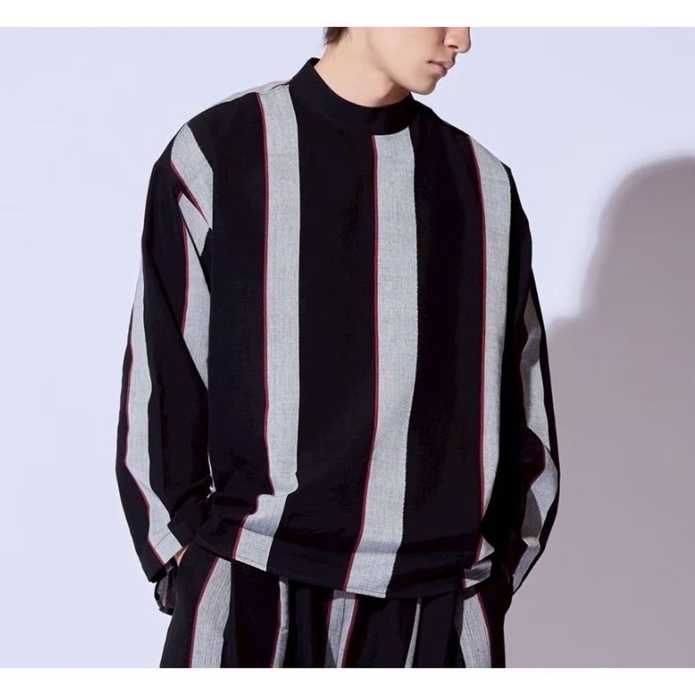 เสื้อคอกลม แขนยาว