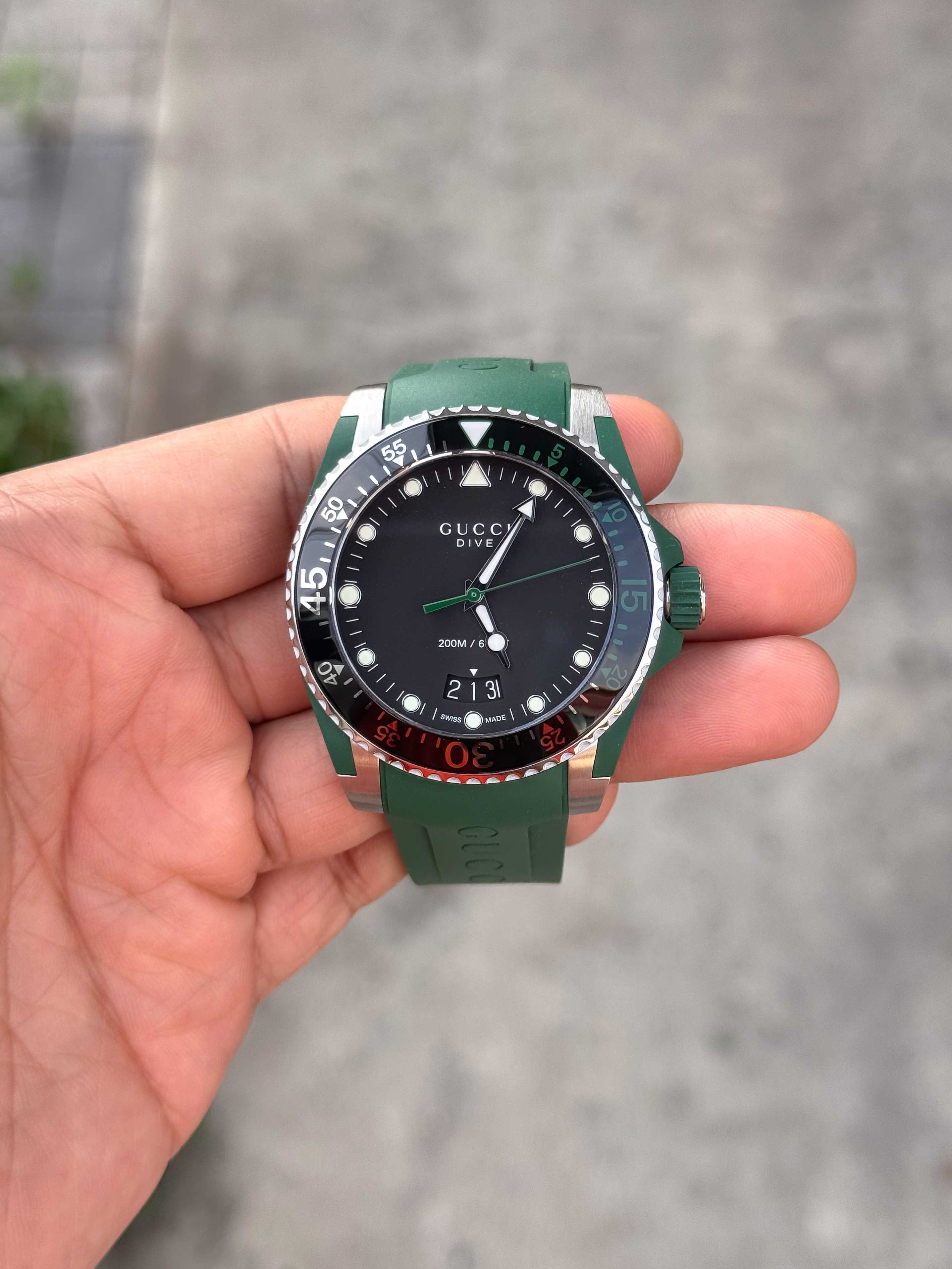 Gucci Dive Green King Size Quartz หน้าเขียว สายยาง