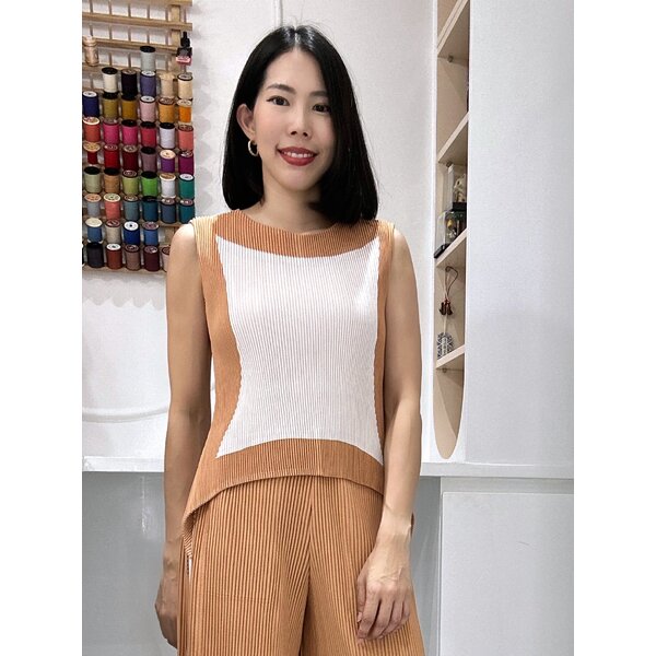 ปรับราคาลง!! 2MUAY รุ่น GJO5132 เสื้ออัดพลีทคุณภาพ THICK SLEEVELESS TWO TONE PLEATED TOP 4 สี FRE...