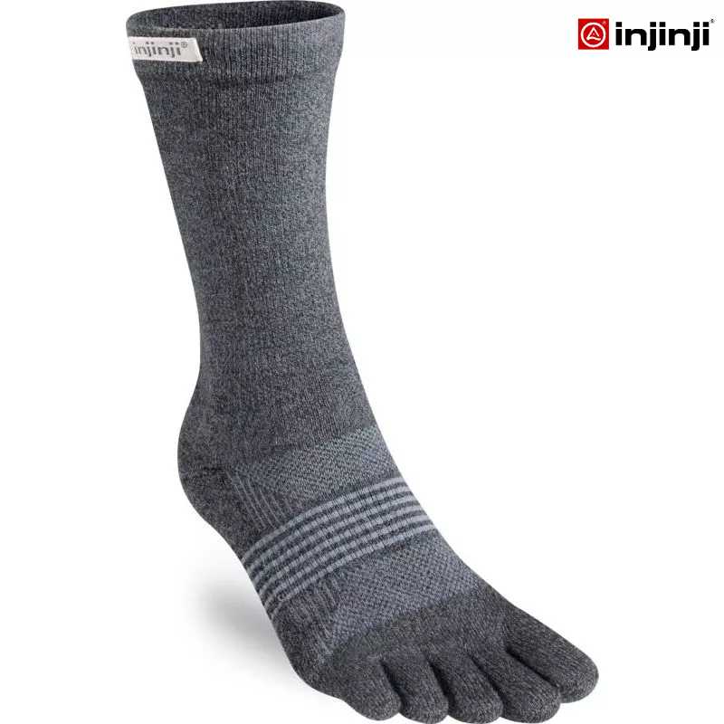 INJINJI ถุงเท้าวิ่งแยกนิ้ว ผู้หญิง วิ่งเทรล สีเทา น่องสูงWOMEN TRAIL MIDWEIGHT CREW GRANITE