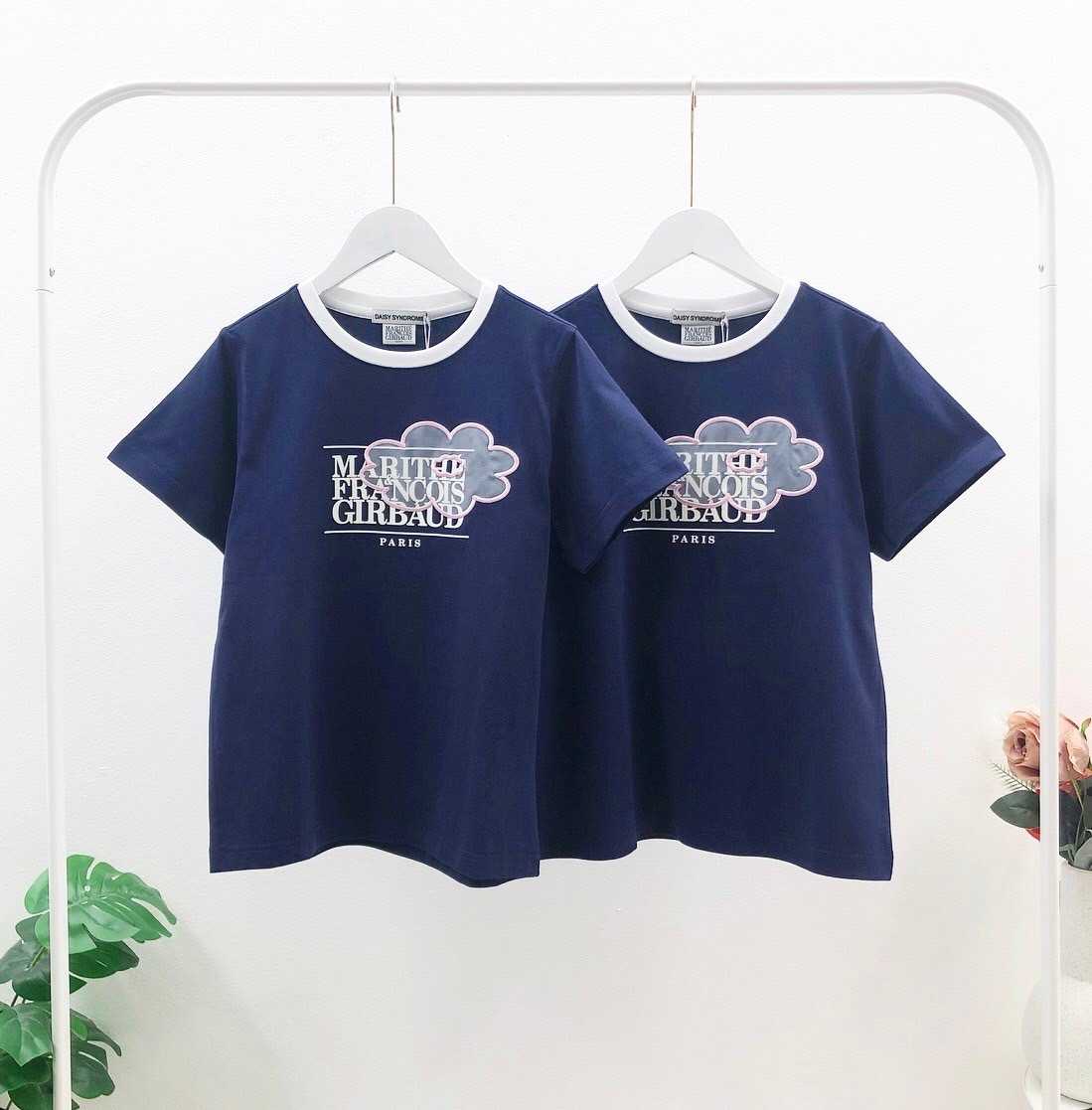 พร้อมส่ง Marithe X Daisy Flower Women T-Shirt (Navy)