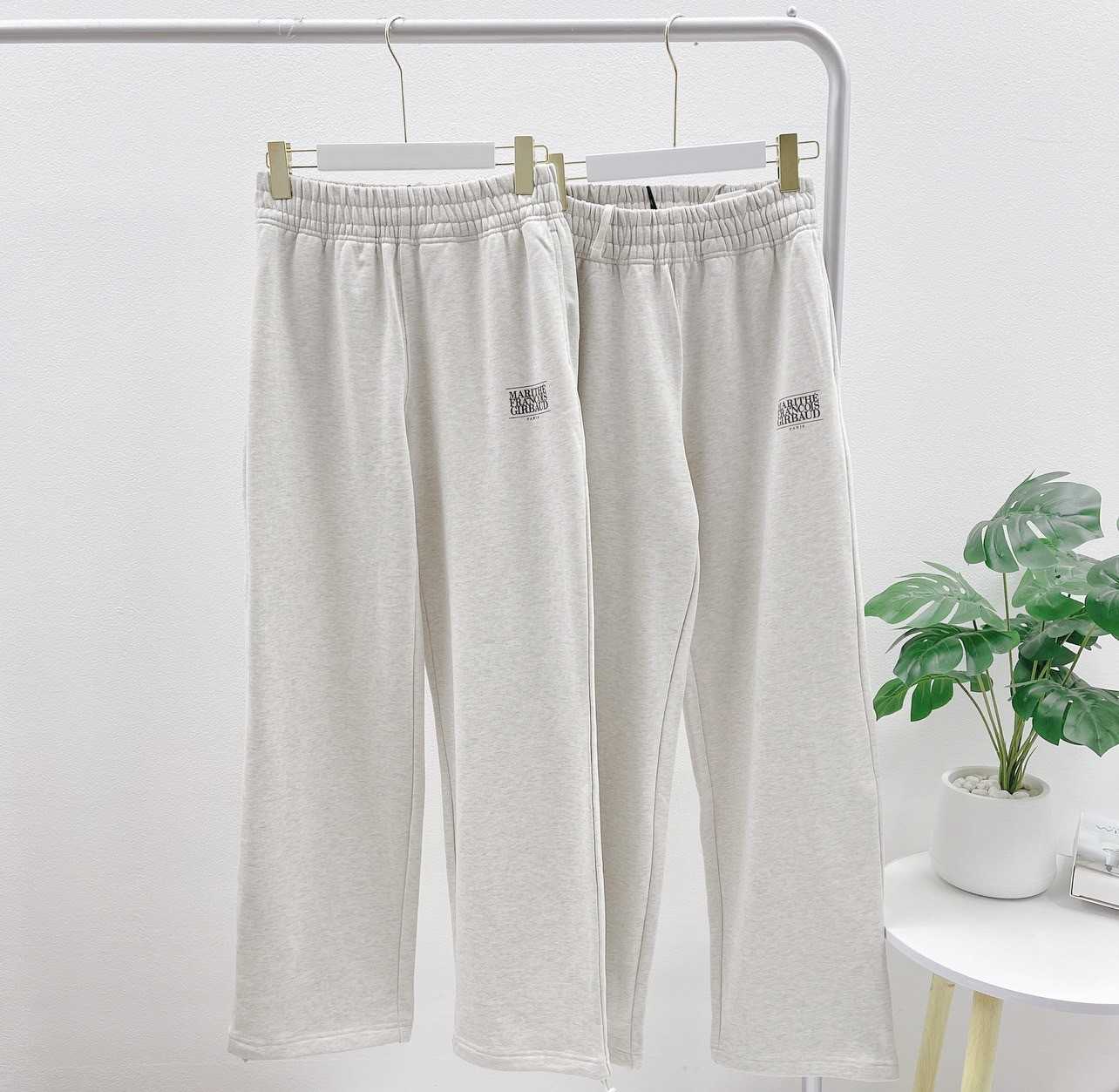 Marithe Classic Sweatpant (Oatmeal)