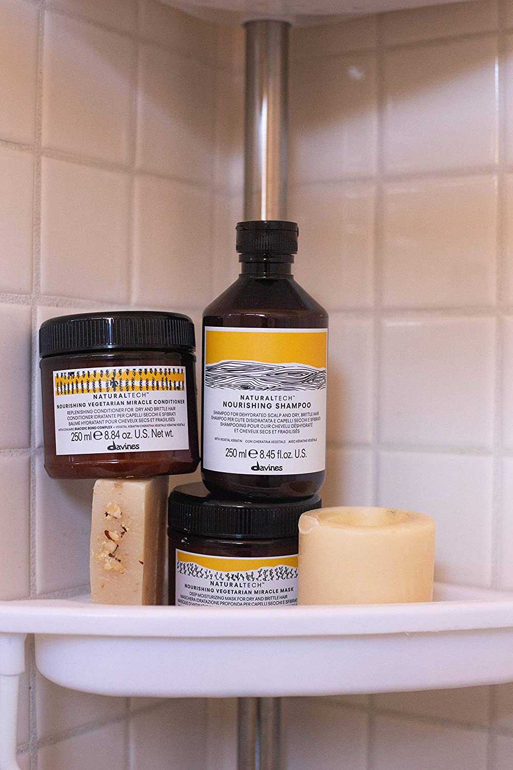 Davines NOURISHING VEGETARIAN MIRACLE SHAMPOO/CONDITIONER 250mlบำรุง ให้ความชุ่มชื้นกับเส้นผมที่แห้ง