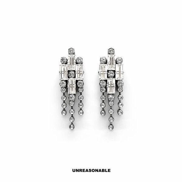 Aurora Rainfall Earrings สีขาว ต่างหูคลิป ต่างหูก้านเงินแท้ UA0517-01 Unreasonable Accessories