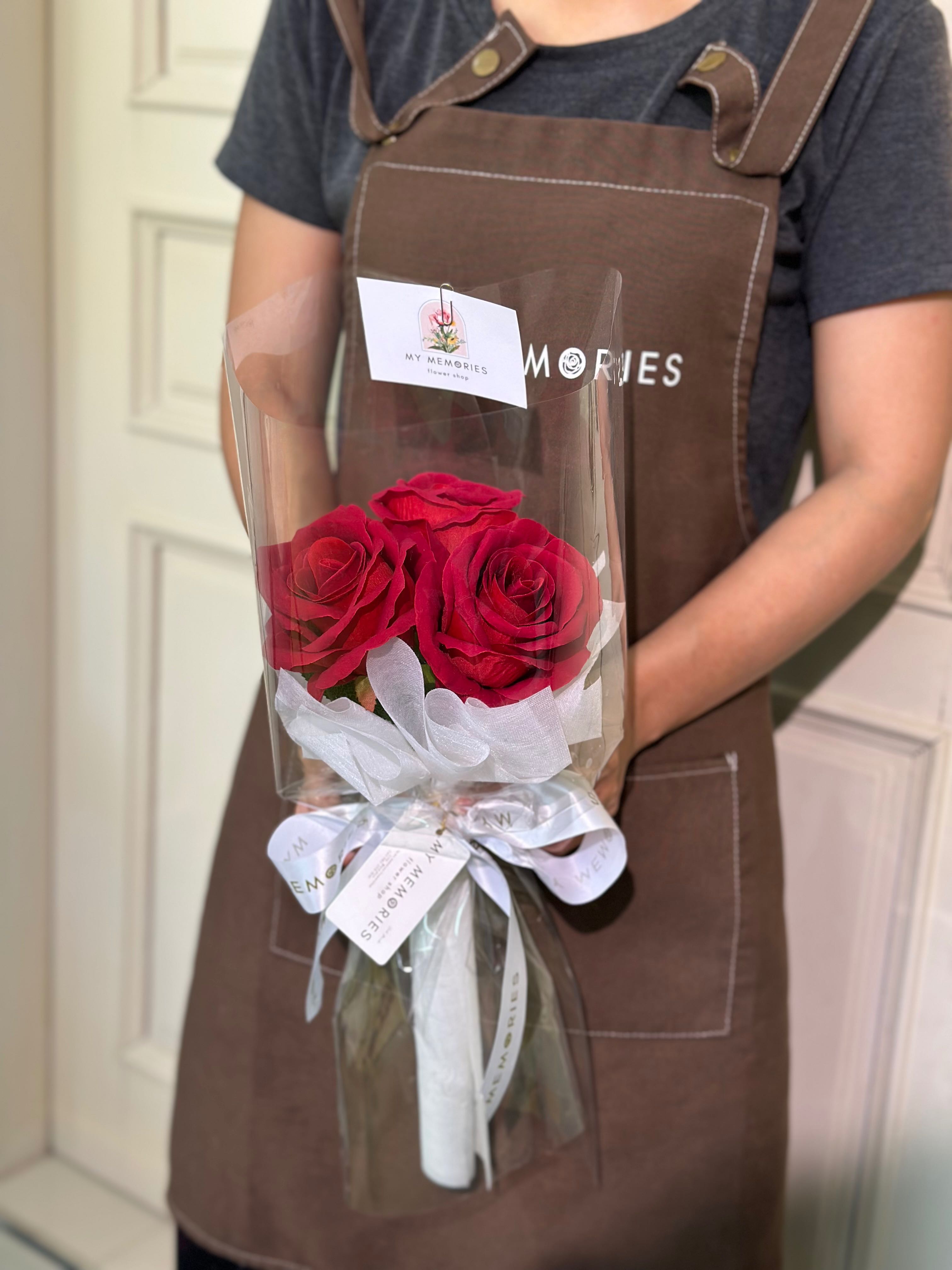 ช่อกุหลาบประดิษฐ์ 3 ดอก