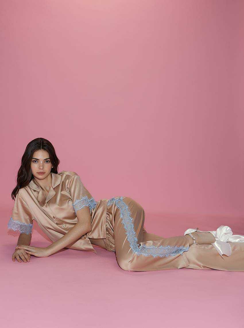 Sabina Sleepwear Nightwear เซ็ตชุดนอน เสื้อแขนสั้น กางเกงขายาว รหัส SVG24035CM - สีช็อคโกแลต