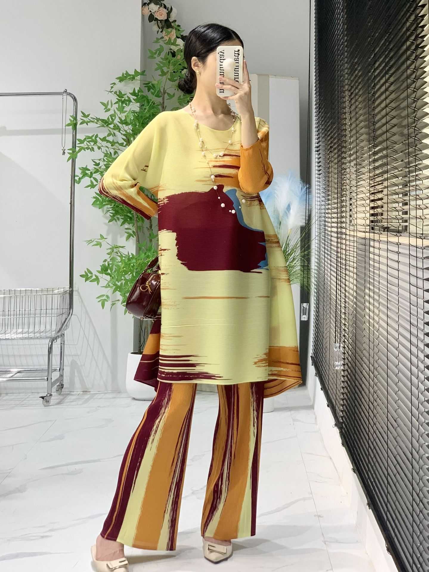 Pleatbynisa เสื้ออัดพลีท A752 เนื้อผ้าPolyester100%