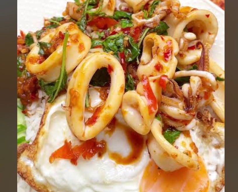 กระเพราปลาหมึก