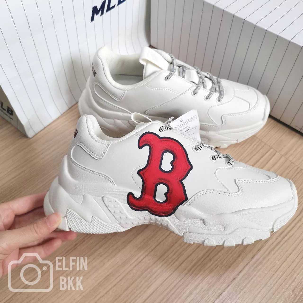 Sale🔥🔥 MLB Bigball Chunky A Classic  รองเท้าลำลอง สีขาว โลโก้ 3D NY/B Boston แดง