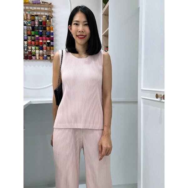 ปรับราคาลง20%!! มีผ่าชาย!! 2MUAY รุ่น GJO2230-9 เสื้อพลีทคุณภาพ THICK SLEEVELESS PLEAT TOP 9 สี F...