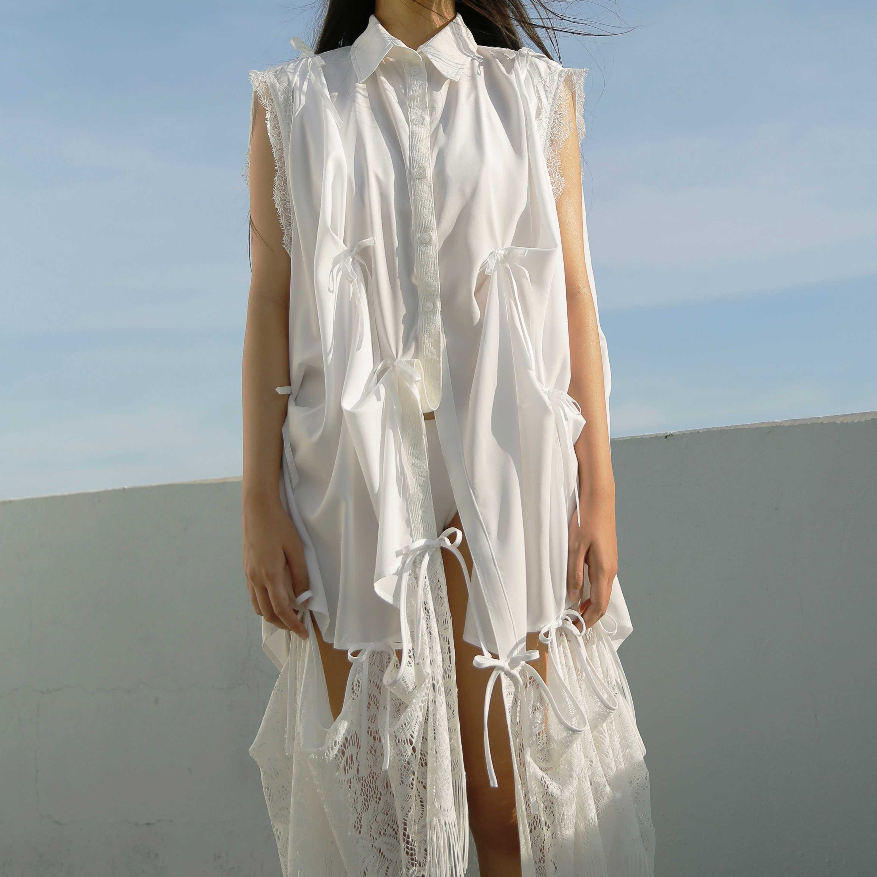 Rotsaniyom Sleeveless white shirt with Lace and Fringe detailed
