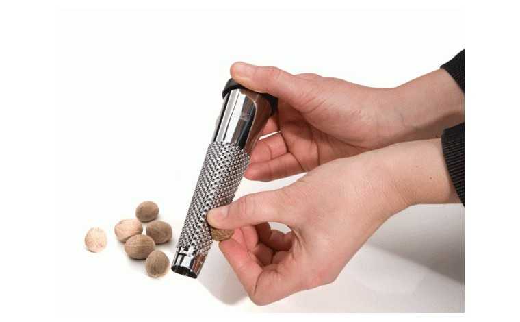 215432 NUTMEG GRATER