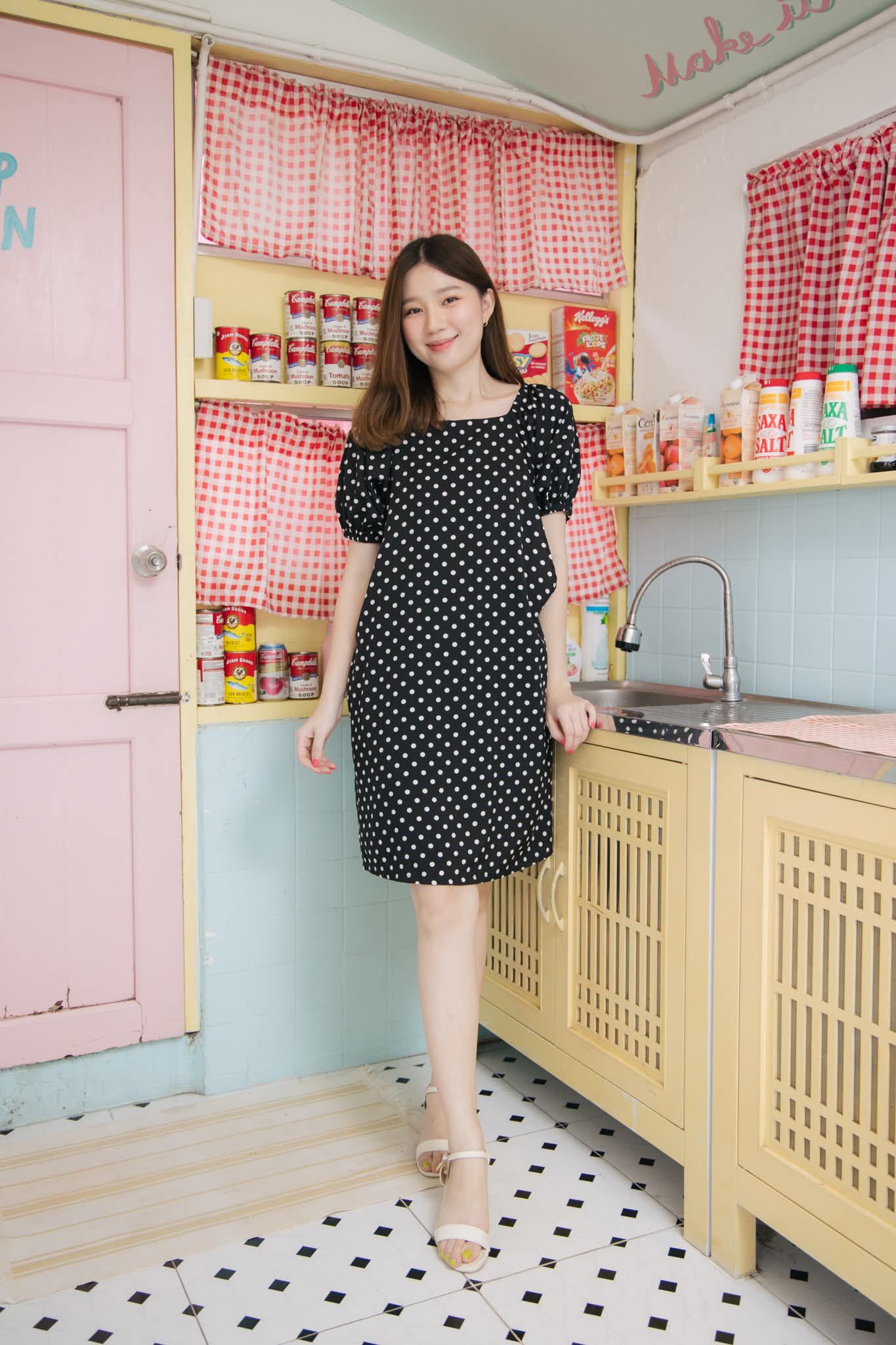 ชุดให้นม  black polka dot lovely dress