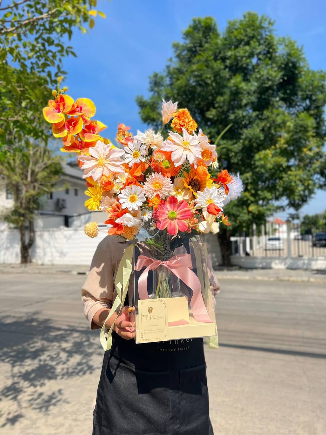 แจกันดอกไม้ประดิษฐ์