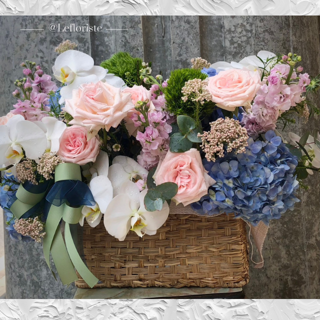 กระเช้าดอกไม้ Elegant Grace 21