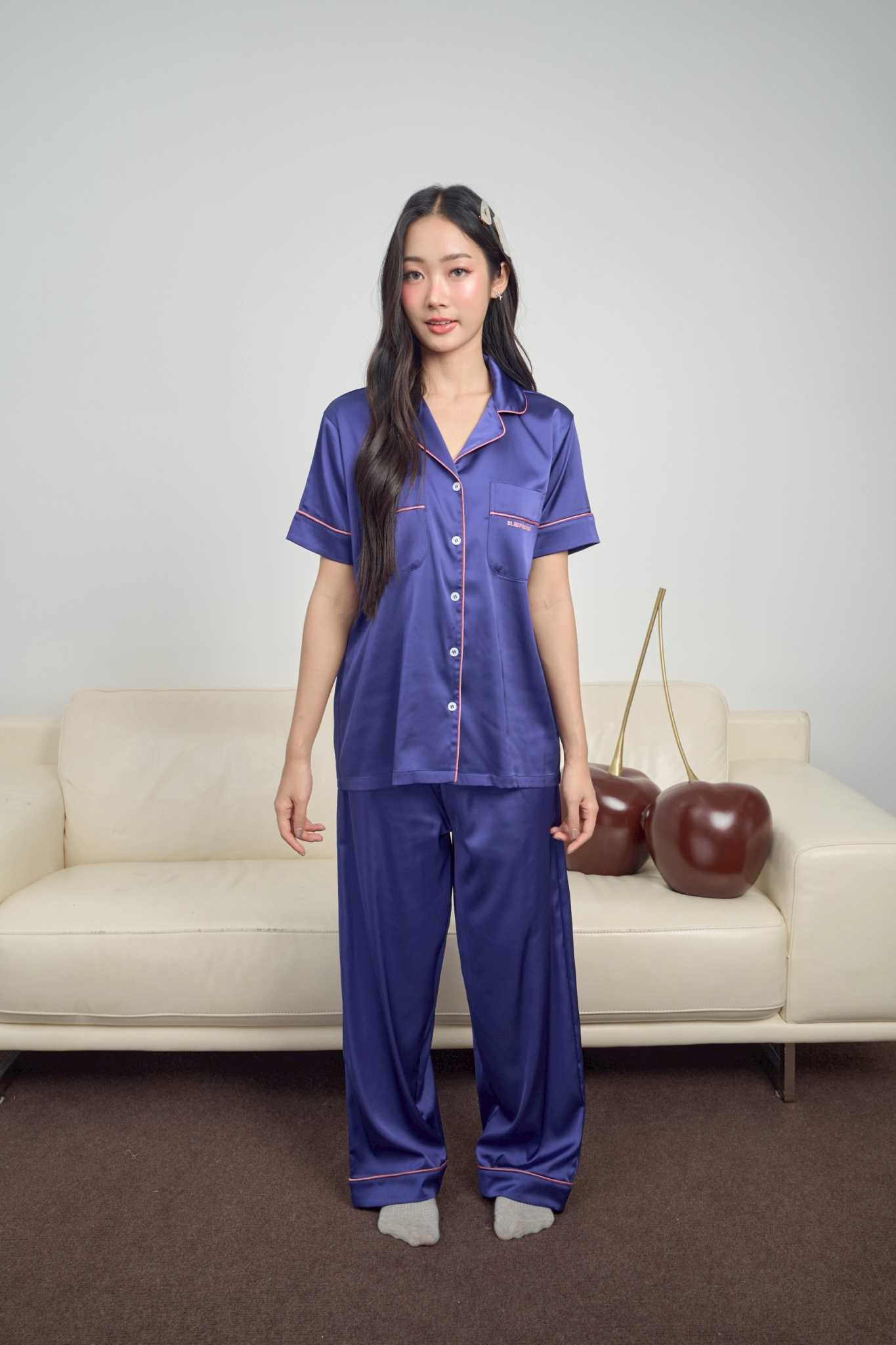 SLEEPIEWEAR Silk Satin Pajamas | เซ็ตชุดนอนแขนสั้นและขายาว ผ้าซาตินเงางามสุดหรู