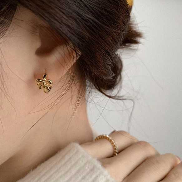 [PRE-ORDER] 🎀 💛🩶✨ ต่างหูห่วงโบว์จิ๋ว น่ารักมาก สีทอง/สีเงิน | QE018
