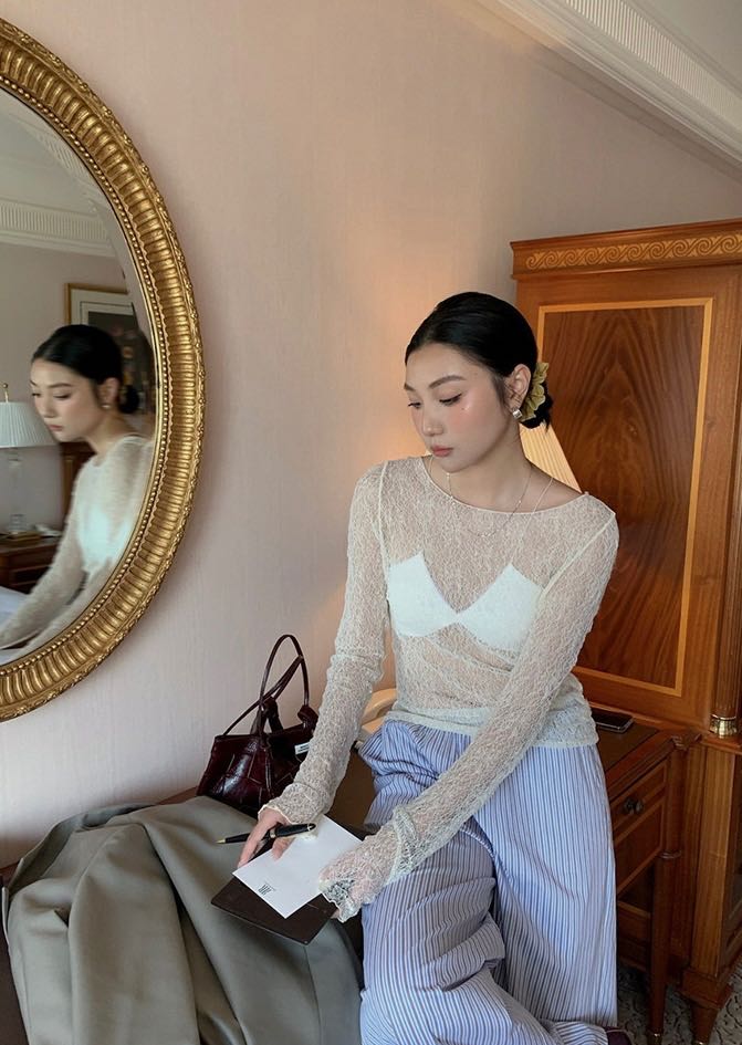 hollow lace t-shirt