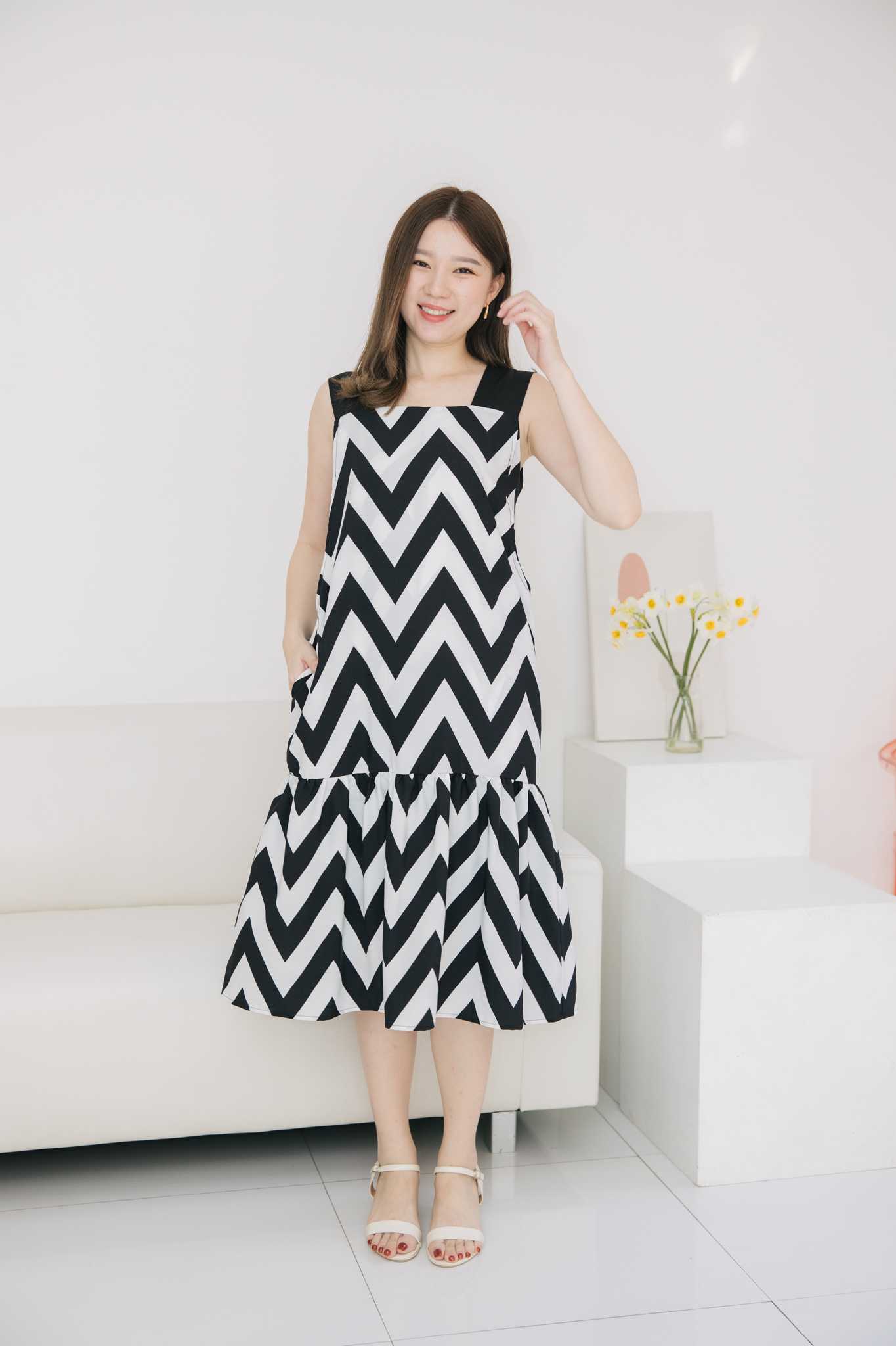 เดรสให้นม  Zigzag twotone dress