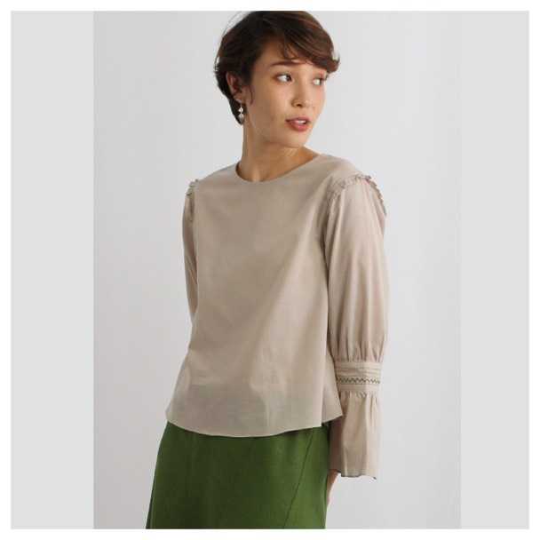 เสื้อแขนระบาย Fennie