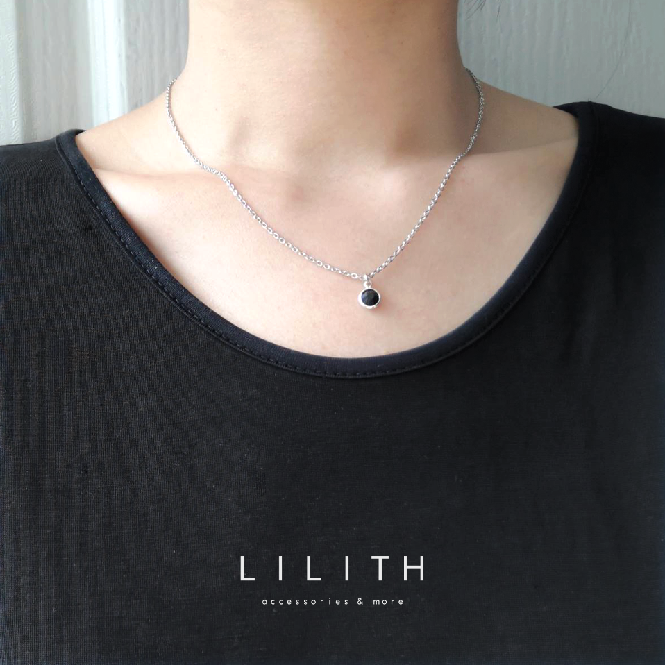 Lilith - Minimal  Necklace
