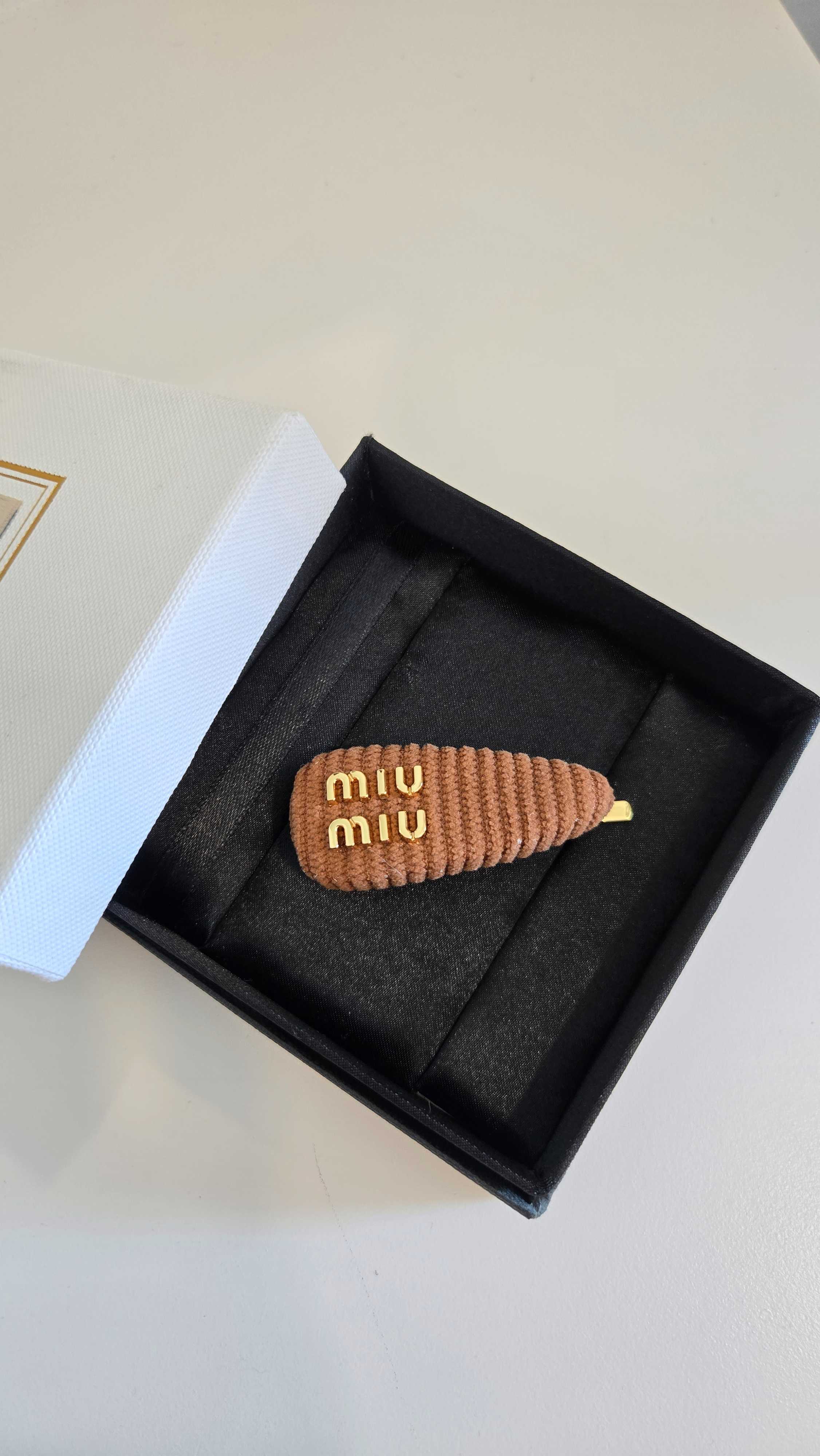 กิ๊บ ลูกฟูก Hiend (ตัว)