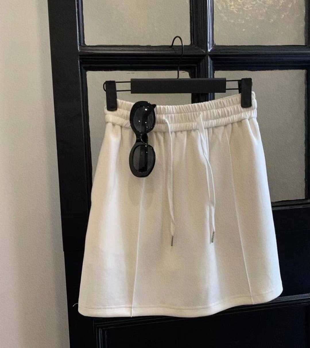 ( SALE ) KOREA MINI SKIRT / สีขาว