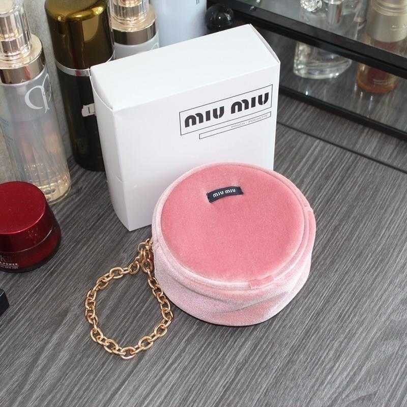 Miu Mui Pouch Bag Pink Velvet  ทรงกลมกำมะหยี่ชมพู + สายคล้องข้อมือ